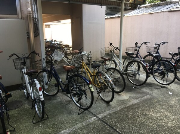 アブレスト東山本町の物件外観写真